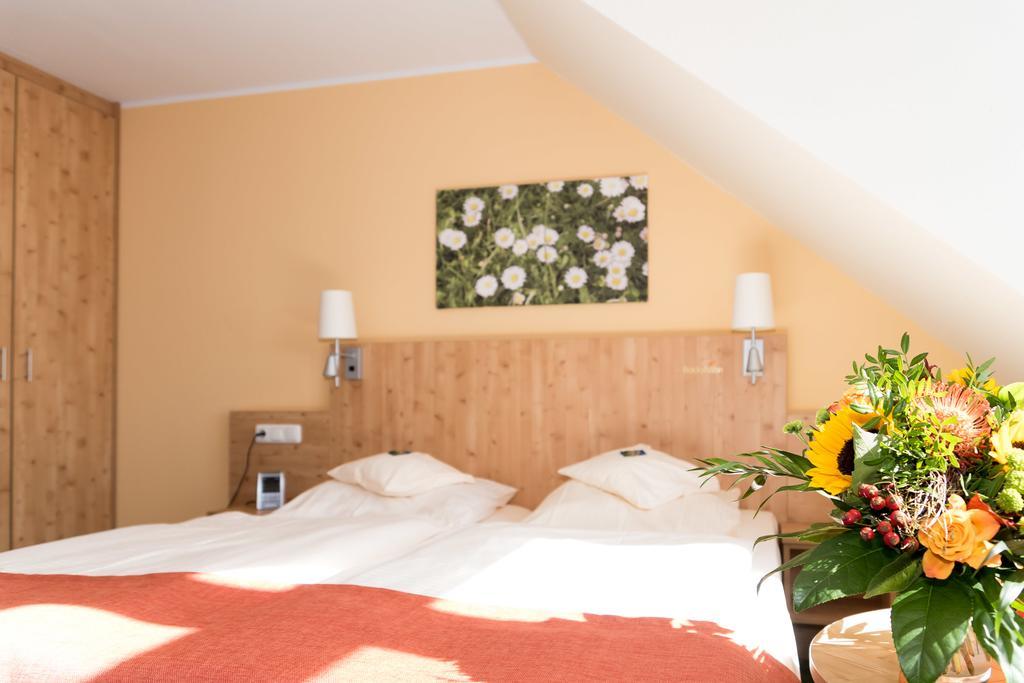 Hotel Und Landgasthof Zum Bockshahn Spessart  Ngoại thất bức ảnh